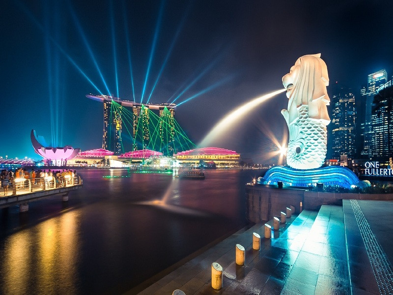 Stunning light installations Bras Basah during Singapore Night Festival