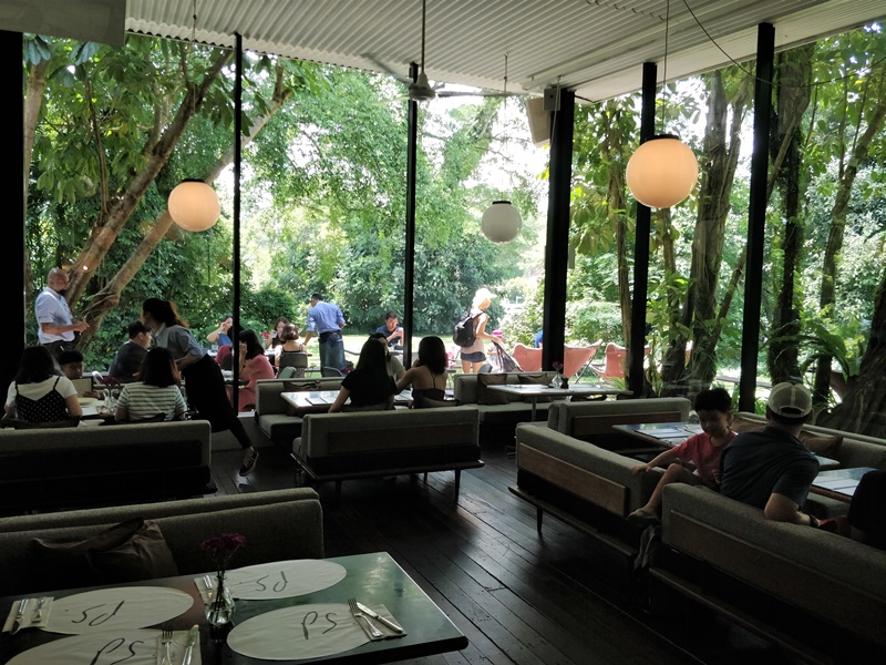 Khung cảnh xanh mát với nice view tại PS.Cafe Harding Road