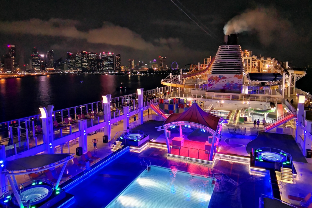 Singapore night cruise